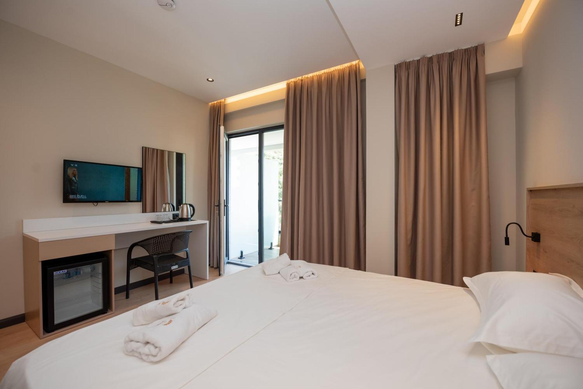 Vlorë Calma Boutique Hotel מראה חיצוני תמונה